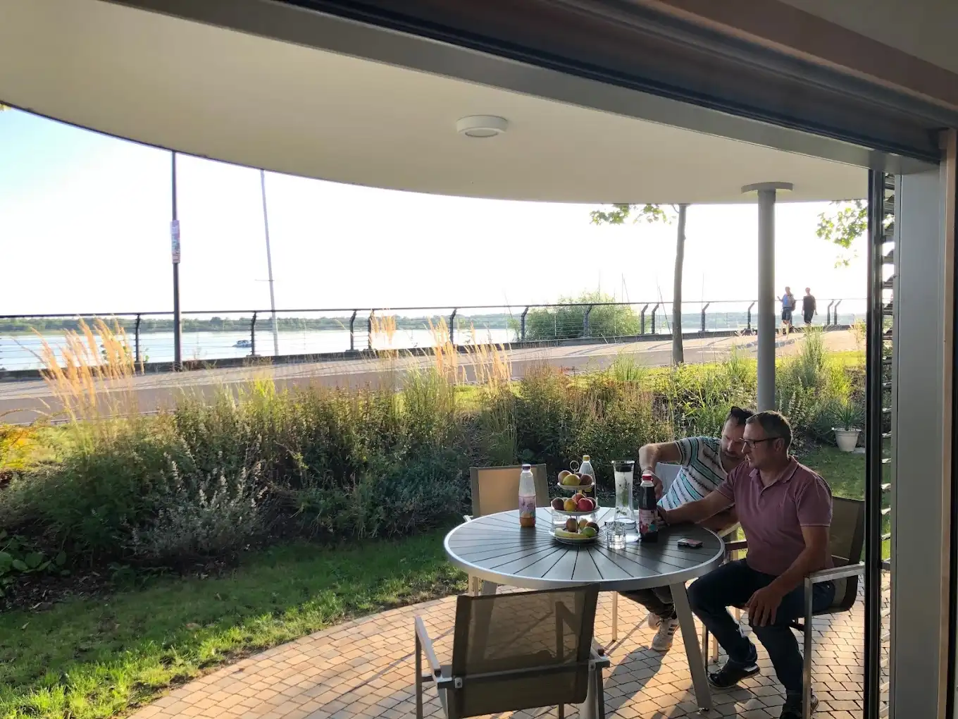 Überdachte Terrasse der FEWO Markleeberger See